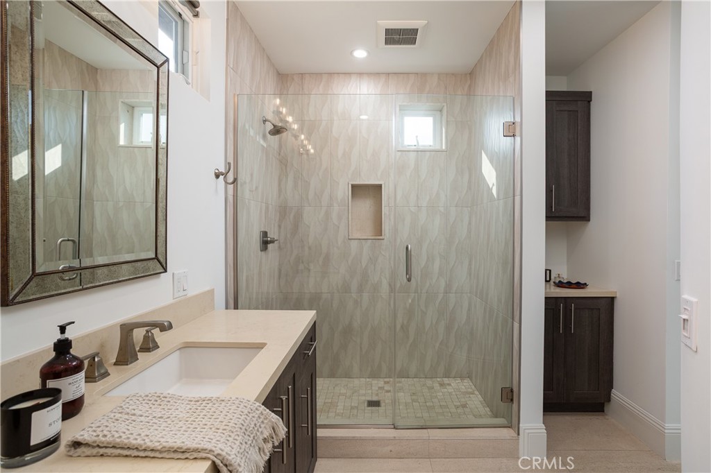 MLS #OC25163593 img 27