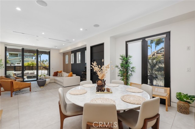 620 Huntington Street, Huntington Beach CA: https://media.crmls.org/medias/982fb671-153a-4cd3-8de5-53a5481840ac.jpg