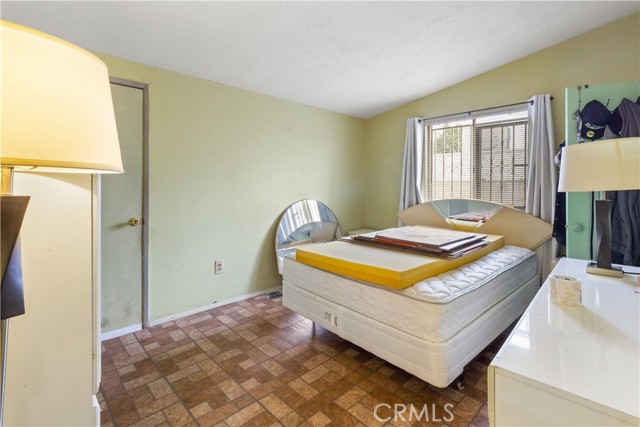 Detail Gallery Image 10 of 19 For 12736 Foothill Bld, Sylmar,  CA 91342 - 3 Beds | 2 Baths