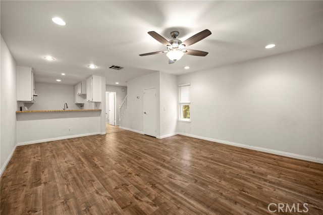 Detail Gallery Image 6 of 25 For 7150 Carlson Cir #21,  Canoga Park,  CA 91303 - 2 Beds | 1/1 Baths