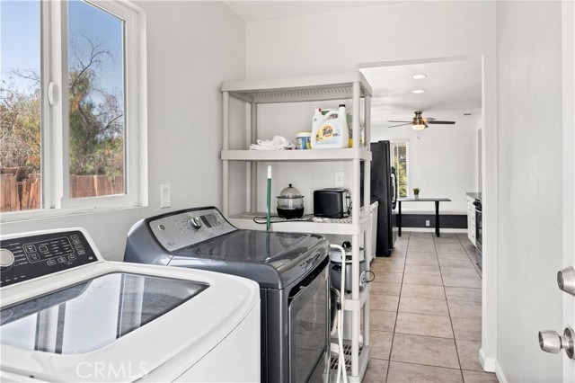 412 South Santa Fe Street, Hemet CA: https://media.crmls.org/medias/98307ff9-8efb-451e-a2a1-f0d2d50d8787.jpg