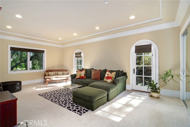 Detail Gallery Image 48 of 73 For 18933 La Montana Pl, Tarzana,  CA 91356 - 7 Beds | 6/1 Baths