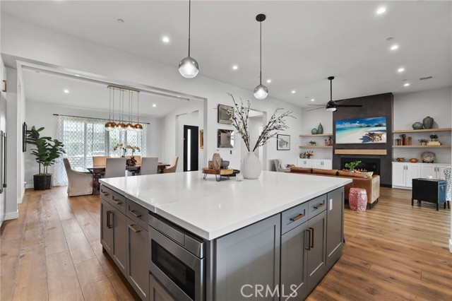 11221 Davenport Road, Rossmoor CA: https://media.crmls.org/medias/98309e00-7b7f-4ef2-859e-78b17c4f498b.jpg