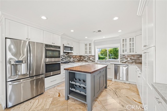 Detail Gallery Image 11 of 32 For 25101 Northrup Dr, Laguna Hills,  CA 92653 - 5 Beds | 3 Baths