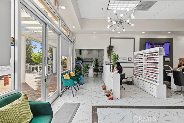 1520 N, Ontario CA: https://media.crmls.org/medias/9830e00d-1a5c-4fe3-801b-8a6a5ca6fb99.jpg