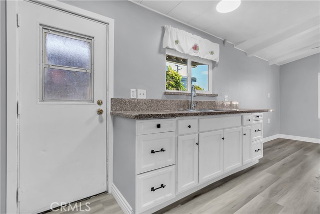 1850 W ORANGETHORPE AVE, Fullerton CA: https://media.crmls.org/medias/9830f399-c13a-4216-bc69-2b60e41e3a5d.jpg