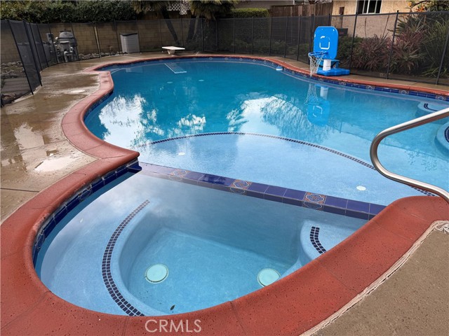 Detail Gallery Image 5 of 6 For 346 Julliard Dr, Claremont,  CA 91711 - 4 Beds | 2 Baths