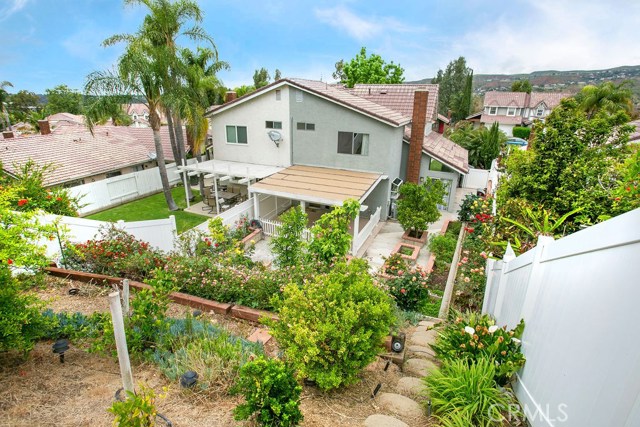 Detail Gallery Image 3 of 17 For 8482 E Amberwood St, Anaheim Hills,  CA 92808 - 3 Beds | 2/1 Baths