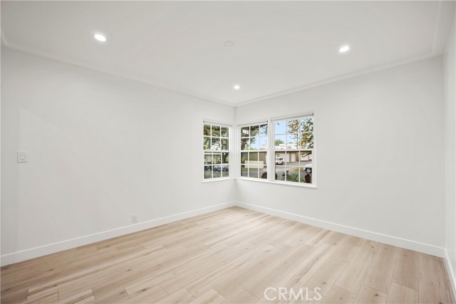 620 E Elmwood Avenue, Burbank CA: https://media.crmls.org/medias/9831eb50-d3ff-4e3d-8695-de8ebf8a11a4.jpg