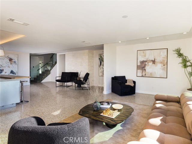 Detail Gallery Image 21 of 62 For 355 Hillcrest St, El Segundo,  CA 90245 - 5 Beds | 3 Baths