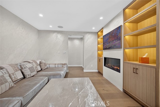 Detail Gallery Image 13 of 64 For 4926 Greenbush Ave, Sherman Oaks,  CA 91423 - 4 Beds | 3 Baths