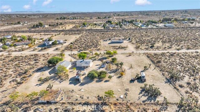 11924 Mountain Road, Pinon Hills CA: https://media.crmls.org/medias/9832c46a-603a-42d6-8491-f3b50318912e.jpg