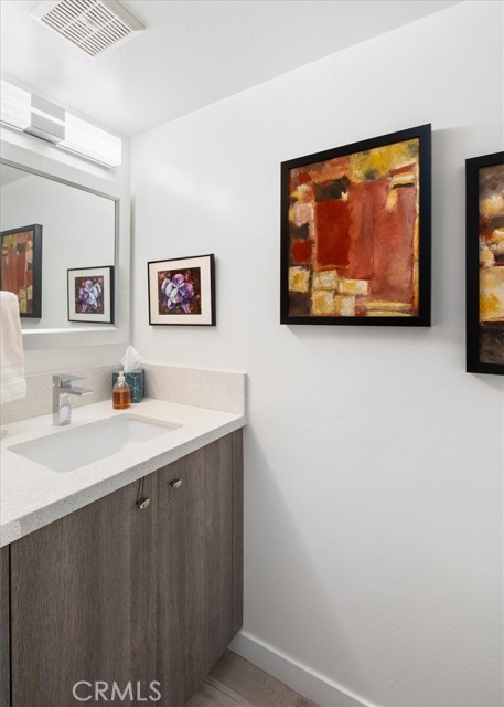 Detail Gallery Image 7 of 29 For 11762 Moorpark St #C,  Studio City,  CA 91604 - 1 Beds | 2 Baths