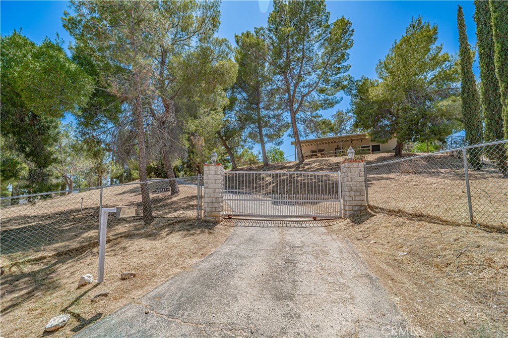 33511 Agua Dulce Canyon Road