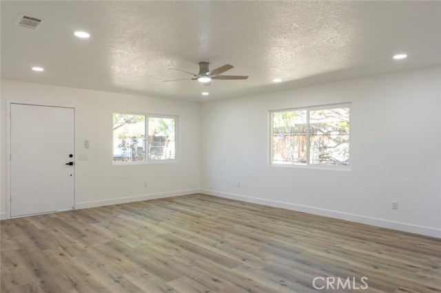 Detail Gallery Image 3 of 16 For 106 N Woodland, Banning,  CA 92220 - 3 Beds | 2 Baths