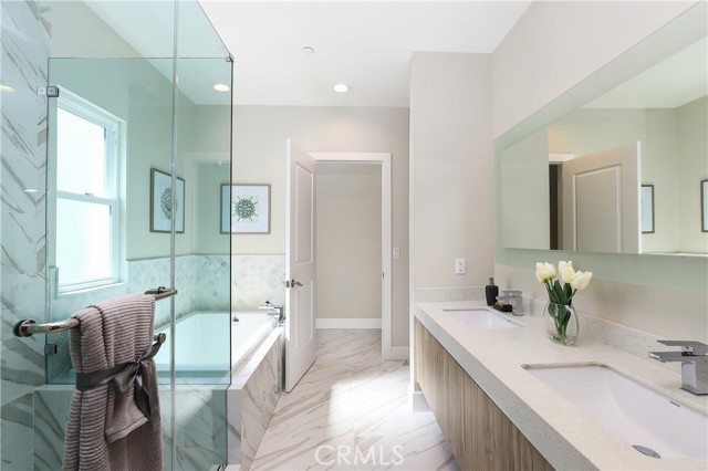 8 Bethpage Lane, Phillips Ranch CA: https://media.crmls.org/medias/9833cf66-1b65-4bb8-a6d0-e56908ca2c62.jpg
