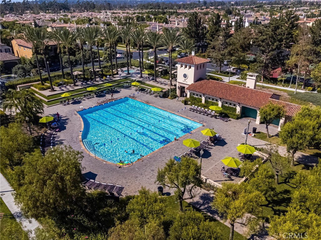 https://media.crmls.org/medias/9833fd21-4400-4a01-85ee-f35676554ea9.jpg?preset=X-Large