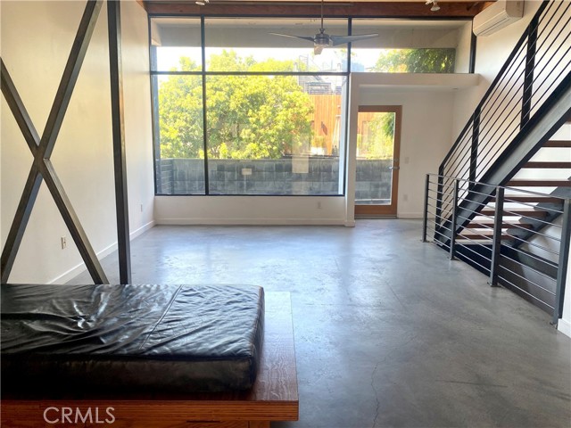 1113 Electric Avenue, Venice CA: https://media.crmls.org/medias/98341caa-4e0e-4c76-8bf3-08f379de8428.jpg