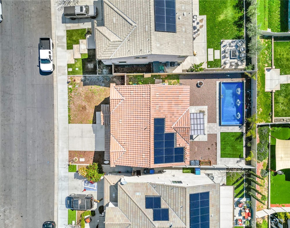 https://media.crmls.org/medias/983434bc-2ede-490f-acc9-eeaad87906b4.jpg?preset=X-Large