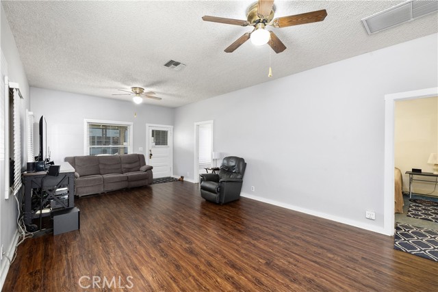 Detail Gallery Image 8 of 38 For 421 W Colorado Bld, Monrovia,  CA 91016 - 3 Beds | 2 Baths