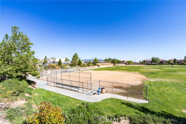 13139 Upland Court, Hesperia CA: https://media.crmls.org/medias/9834eee6-1989-4fbc-8641-6cb372cf7426.jpg