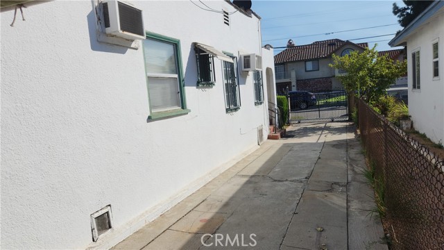 Detail Gallery Image 8 of 15 For 223 E Emerson Ave, Monterey Park,  CA 91755 - 2 Beds | 1 Baths