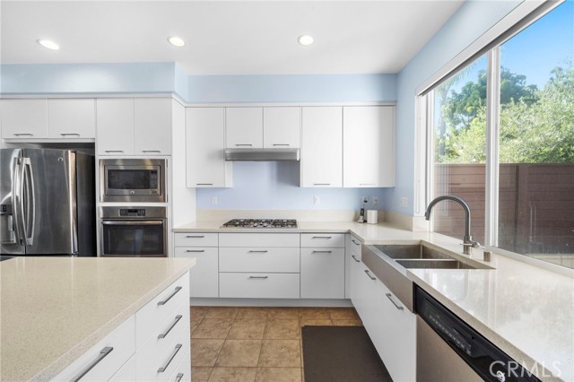 Detail Gallery Image 5 of 21 For 1273 Westreef, Costa Mesa,  CA 92627 - 3 Beds | 2/2 Baths