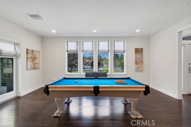 Image 9 of 69 For 15460 La Maida Street