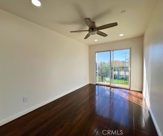 Detail Gallery Image 9 of 20 For 12368 Osborne #4,  Pacoima,  CA 91331 - 3 Beds | 3 Baths