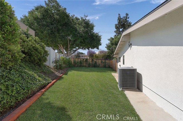 23616 Mariano Street, Woodland Hills CA: https://media.crmls.org/medias/98364890-1caa-4d2c-a7f1-86cdf8460259.jpg