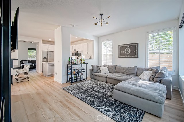 Detail Gallery Image 28 of 58 For 542 Arbor Ct, Simi Valley,  CA 93065 - 4 Beds | 2/1 Baths