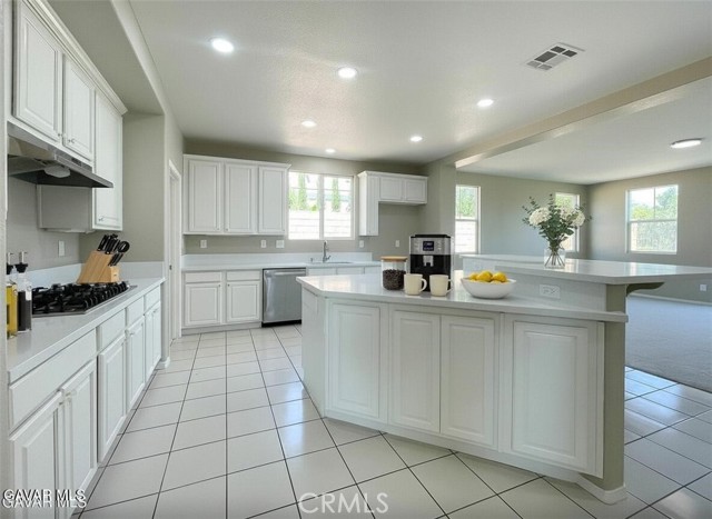 Detail Gallery Image 11 of 46 For 6727 Miramar, Palmdale,  CA 93551 - 5 Beds | 2/1 Baths