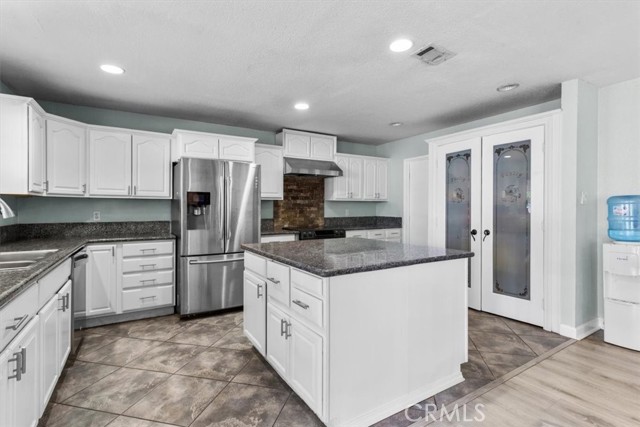 Detail Gallery Image 6 of 28 For 17381 Seville Ct, Fontana,  CA 92335 - 3 Beds | 2 Baths