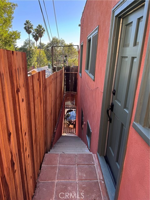 Detail Gallery Image 23 of 25 For 2118 Woodland Way, Los Angeles,  CA 90068 - – Beds | – Baths