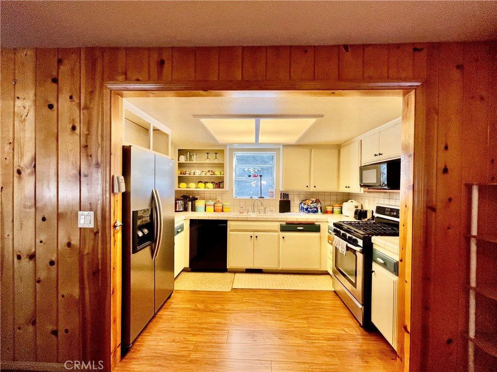 https://media.crmls.org/medias/983729b0-30af-4fe5-9d99-df782777aa40.jpg?preset=X-Large
