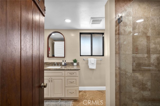 38225 Camino Sierra Road, Temecula CA: https://media.crmls.org/medias/983758f8-beb2-4dd7-b8d1-84a9ba444848.jpg