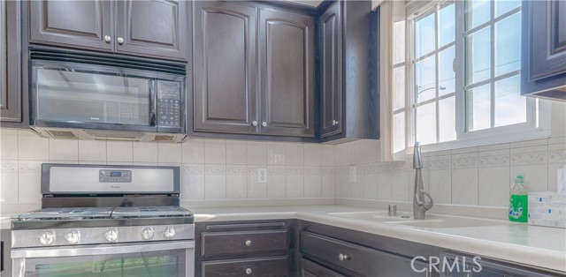 Detail Gallery Image 8 of 27 For 17032 Van Ness Ave, Torrance,  CA 90504 - 4 Beds | 2 Baths