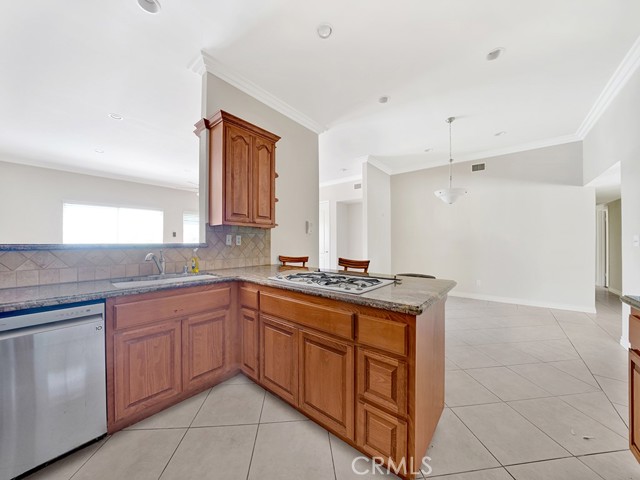 Detail Gallery Image 10 of 46 For 8309 Hillside Rd, Alta Loma,  CA 91701 - 3 Beds | 3 Baths