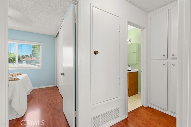 8515 Edgebrook Drive, Garden Grove CA: https://media.crmls.org/medias/98387d37-736d-44a7-bc29-8865a7de5038.jpg