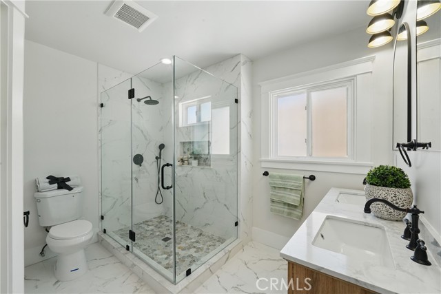 2111 S Bronson Ave, Los Angeles CA: https://media.crmls.org/medias/9838c7f6-a4db-48ed-baa7-e8e81e2b7af0.jpg