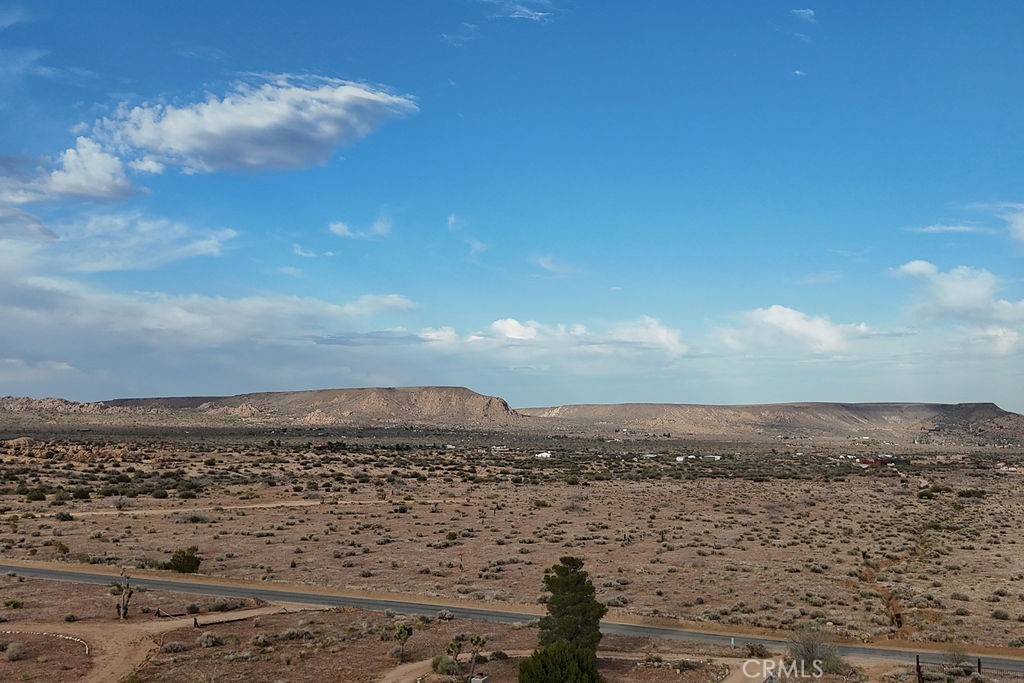 https://media.crmls.org/medias/98395b64-7f5d-4b5f-bc1c-a5443c39f0e1.jpg?preset=X-Large