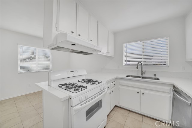 Detail Gallery Image 46 of 51 For 16722 Goldenwest St, Huntington Beach,  CA 92647 - – Beds | – Baths