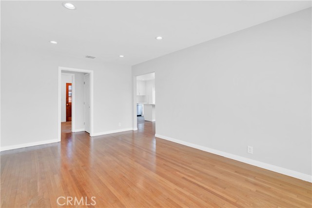 Detail Gallery Image 4 of 56 For 4622 Dunrobin Ave, Lakewood,  CA 90713 - – Beds | – Baths