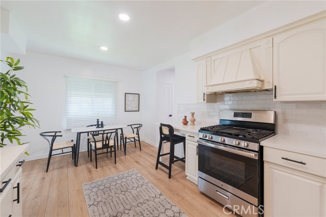 Detail Gallery Image 6 of 13 For 718 S Claudina, Anaheim,  CA 92805 - 6 Beds | 5 Baths