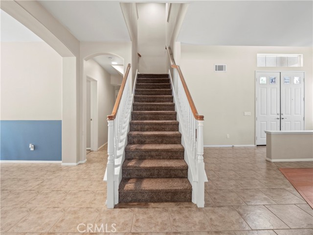 Detail Gallery Image 15 of 40 For 26332 Oakdale Canyon Ln, Canyon Country,  CA 91387 - 5 Beds | 3 Baths