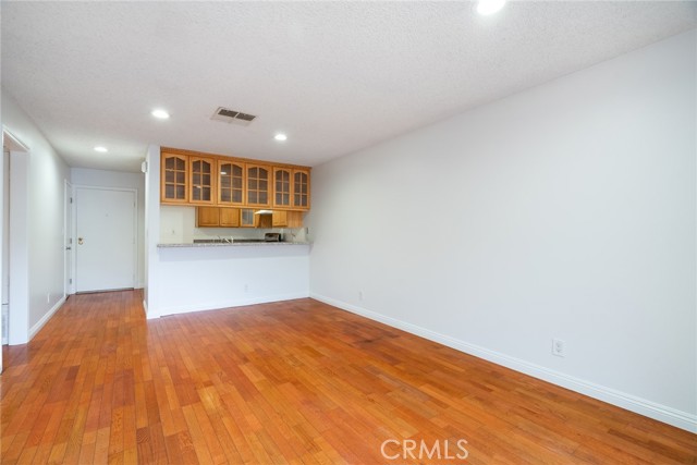 Detail Gallery Image 14 of 33 For 10149 Commerce Ave #8,  Tujunga,  CA 91042 - 2 Beds | 2 Baths