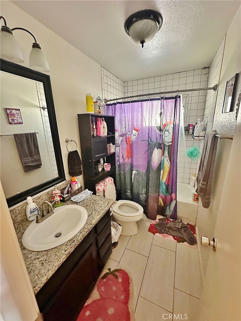 https://media.crmls.org/medias/983aa438-6f32-4817-892e-3958ccf94c6c.jpg?preset=X-Large