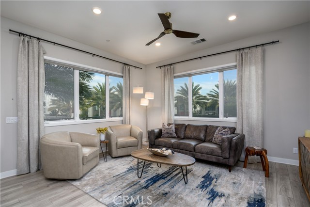 Detail Gallery Image 7 of 47 For 413 Transport, Tustin,  CA 92782 - 4 Beds | 4 Baths