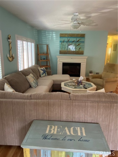 Detail Gallery Image 2 of 27 For 80 Huntington #647,  Huntington Beach,  CA 92648 - 2 Beds | 2 Baths