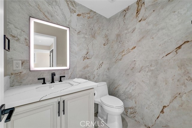 5 Crest Circle, Corona del Mar CA: https://media.crmls.org/medias/983c0c0d-6698-4848-a444-93290122612e.jpg